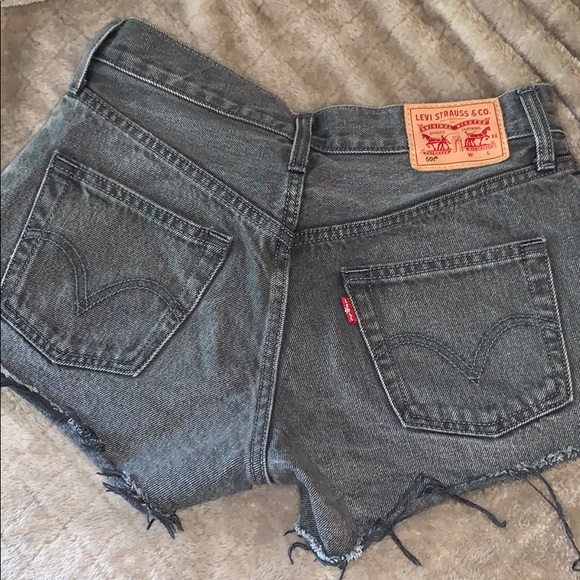 Levi shorts - Picture 2 of 2